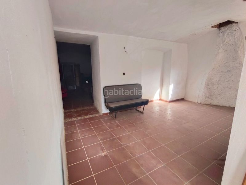 Foto fcabdf24-7dd0-4794-9c09-a3e000d54f59. Xalet amb xemeneia aparcament a Guadix