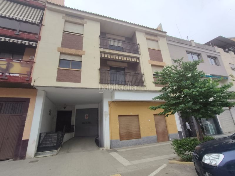 Foto e6ff09fc-29fc-4336-b58b-b55c1e9ed34d. Edificio oportunidad para inversores en Guadix