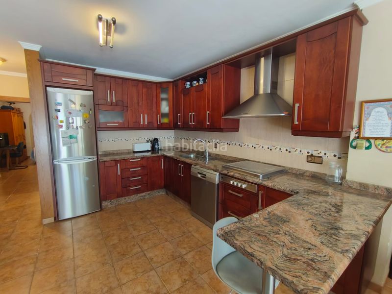 Foto 4360ae9b-f872-4f5b-98e4-2295e68ea875. Casa aparellada amb xemeneia aparcament a Marchal