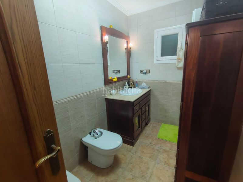 Foto 4aa0a06f-94f5-4bb7-81c8-97503ce102b1. Casa aparellada amb xemeneia aparcament a Marchal