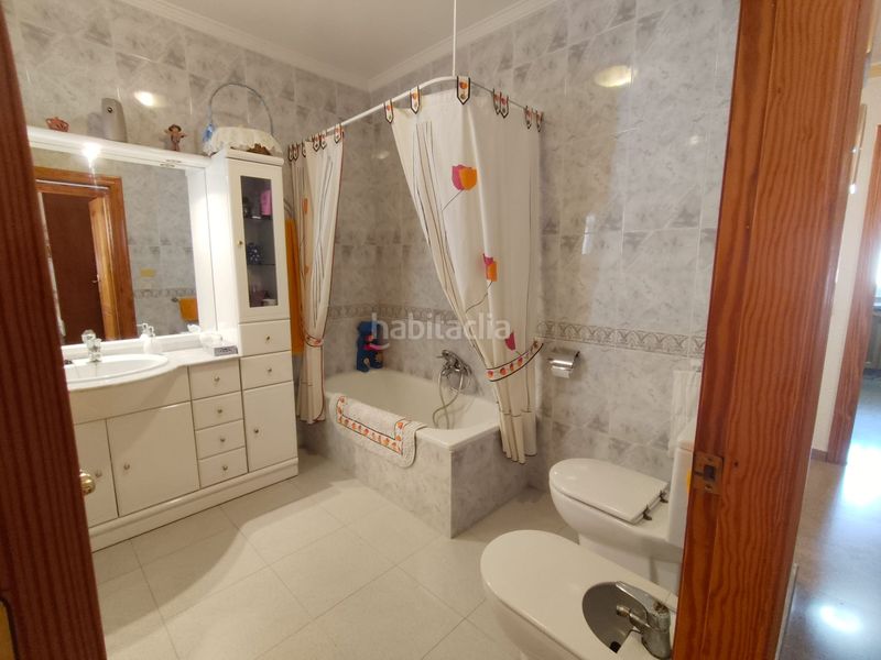 Foto a9af7186-8937-4439-8b12-2026d9108f36. Casa aparellada amb xemeneia aparcament a Marchal