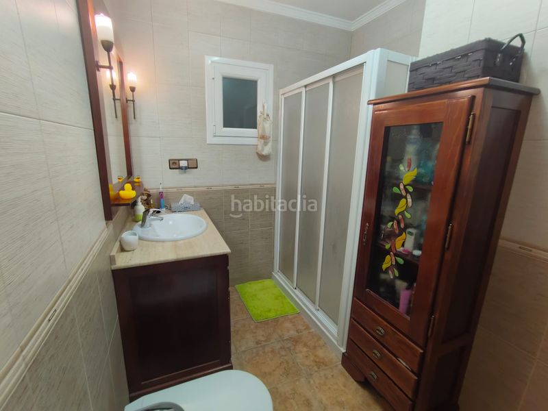 Foto de8a717d-b288-4974-a5c8-83467d3d24cf. Casa aparellada amb xemeneia aparcament a Marchal
