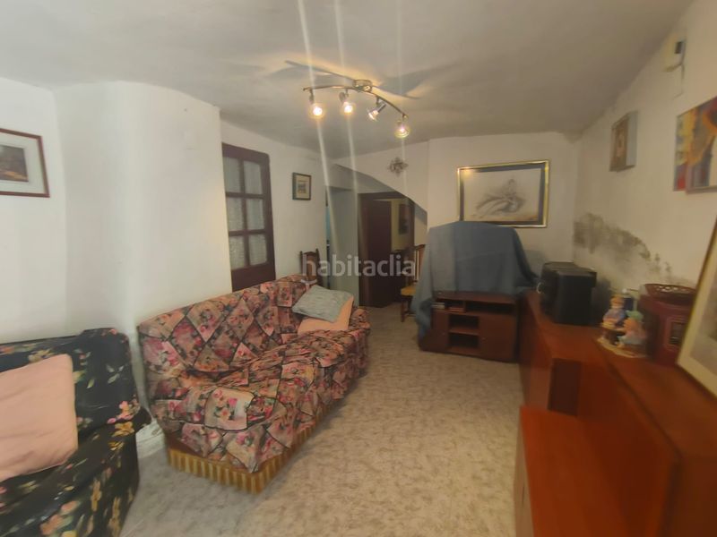 Foto 985823f2-206e-45ca-b247-a482a3fd0c94. Casa adossada a Aldeire