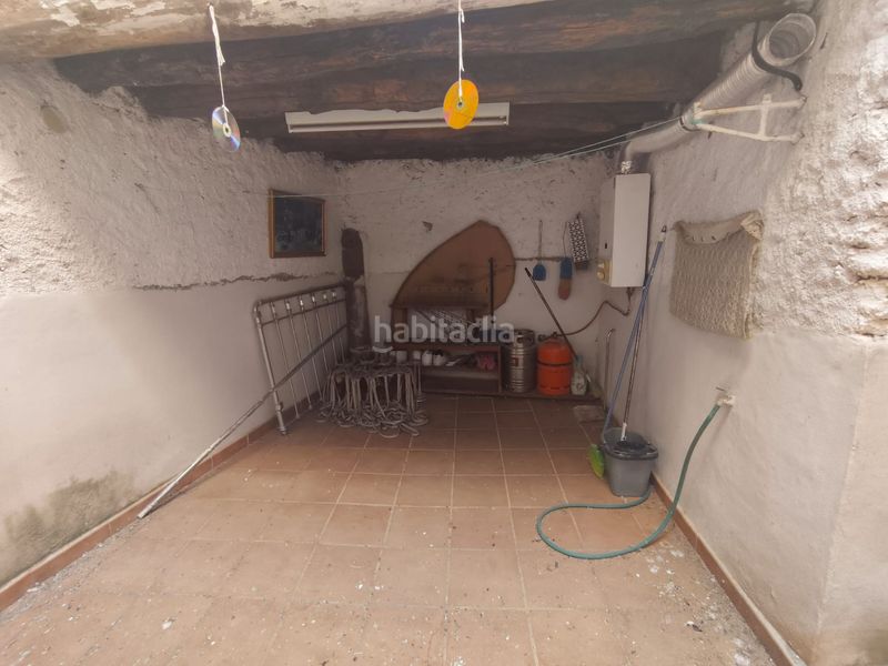 Foto b71b7f2d-3f54-44cb-a616-880396a84c35. Casa adossada a Aldeire