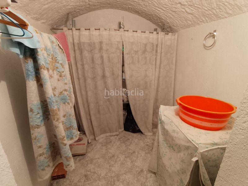 Foto 92f8e02f-addd-439f-93fd-ebf77b867e57. Casa amb xemeneia aparcament a Guadix