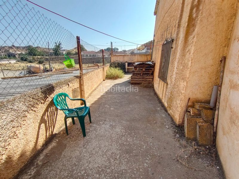 Foto c24967d2-fa5a-41e2-b6fc-5ad54e30f684. Casa amb xemeneia aparcament a Guadix