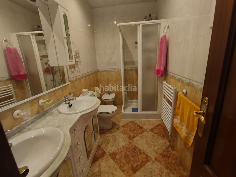 Foto 5a6697a7-7e06-4736-84dc-b2ded46c8e7e. Casa amb xemeneia calefacció aparcament a Lanteira