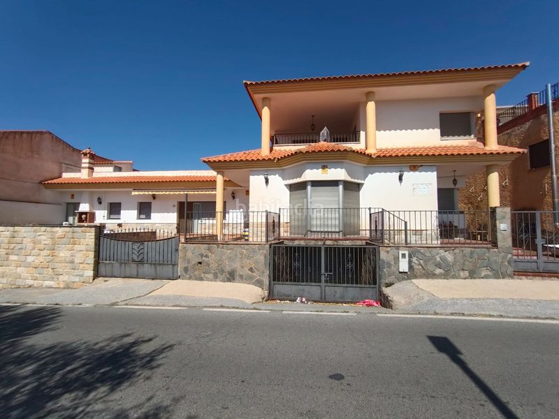 Foto 6bc686b3-782c-45da-b859-c43058fdbda5. Casa amb xemeneia calefacció aparcament a Lanteira