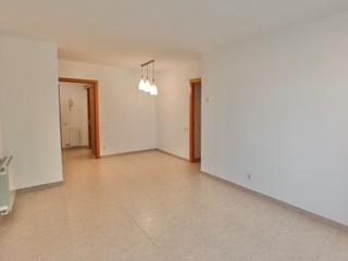 Pis a Arboç (L´). En buena zona con tres habitaciones y dos baños
