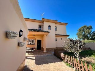 Chalet en Las Lagunas - Campano. Magnífico chalet urbano en las menuditas!