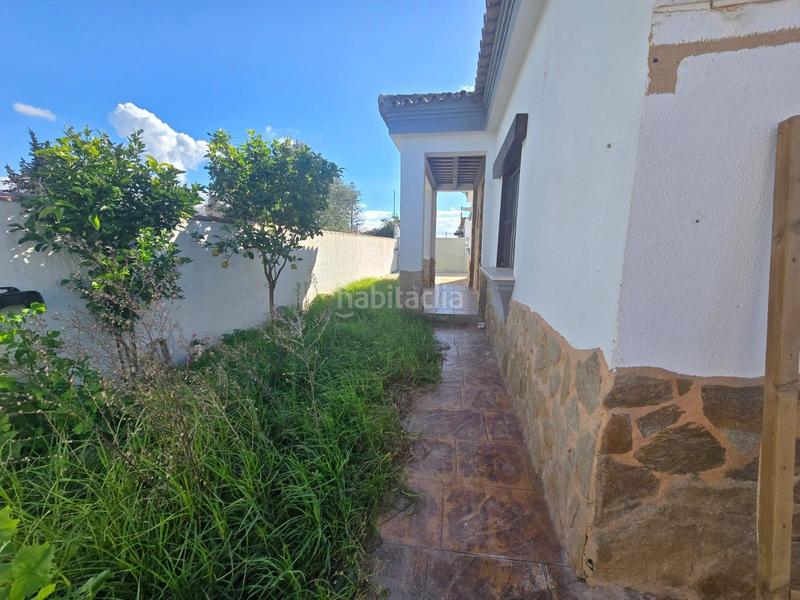 Foto 0617f5bb-22ea-468a-9938-146265c02360. Chalet con piscina in Las Lagunas - Campano Chiclana de la Frontera