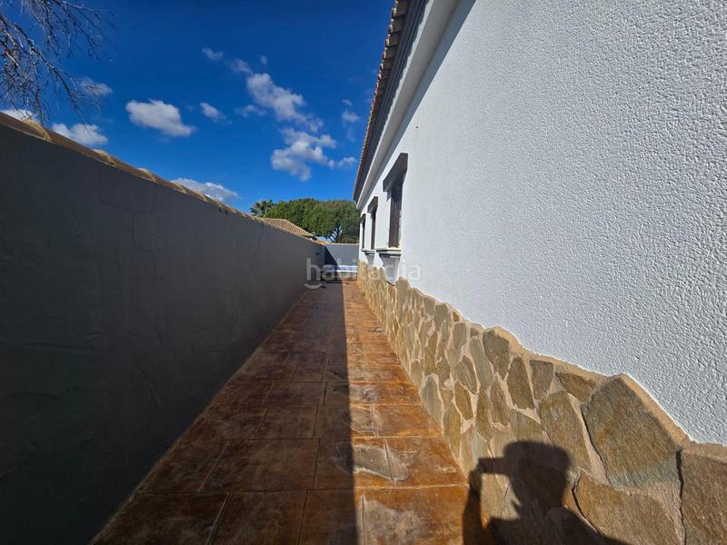 Foto 56838b6c-7f80-412f-b61c-caa59900c274. Chalet con piscina in Las Lagunas - Campano Chiclana de la Frontera
