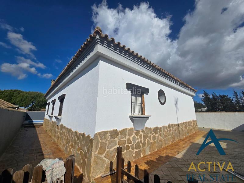 Foto a8ee2aa5-9707-4e52-ace8-38d158894d9f. Chalet con piscina in Las Lagunas - Campano Chiclana de la Frontera