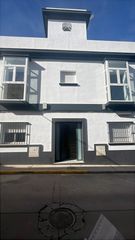 Pis a Núcleo urbano. Moderna vivienda de obra nueva en fuente amarga