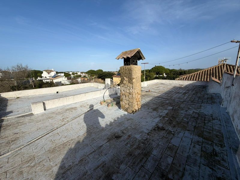 Foto d06553c8-e0d1-4434-a24d-2c92832a16ee. Chalet finca con dos viviendas en molino viejo 1.935 m2 de parcela. en Chiclana de la Frontera