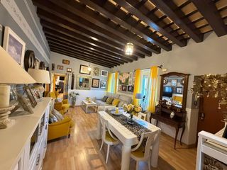 Piso en Centro Histórico. Vivir en el corazón de cádiz con todo el encanto del casco histó