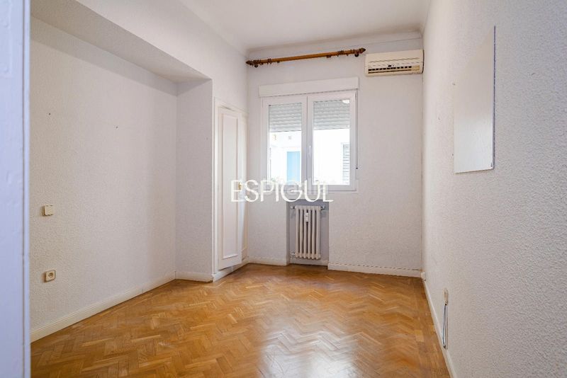 Foto 86880f55-f817-4bd2-83cc-88359afecd7d. Pis amb calefacció a Recoletos Madrid