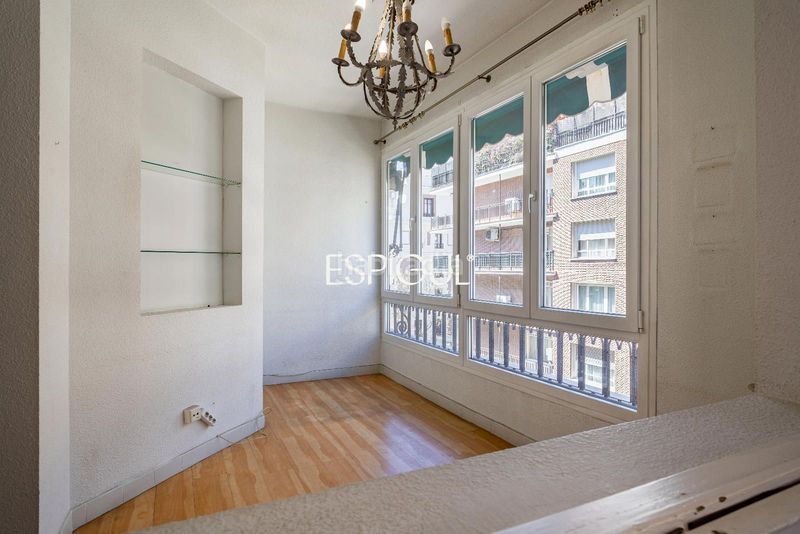 Foto a756c85b-9c31-4107-b6bd-bd67d935bcaa. Pis amb calefacció a Recoletos Madrid