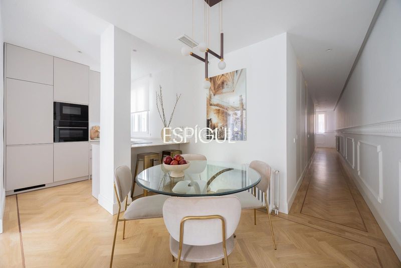 Foto 426f4652-4318-4613-ae41-0f882e546320. Pis amb calefacció a Castellana Madrid