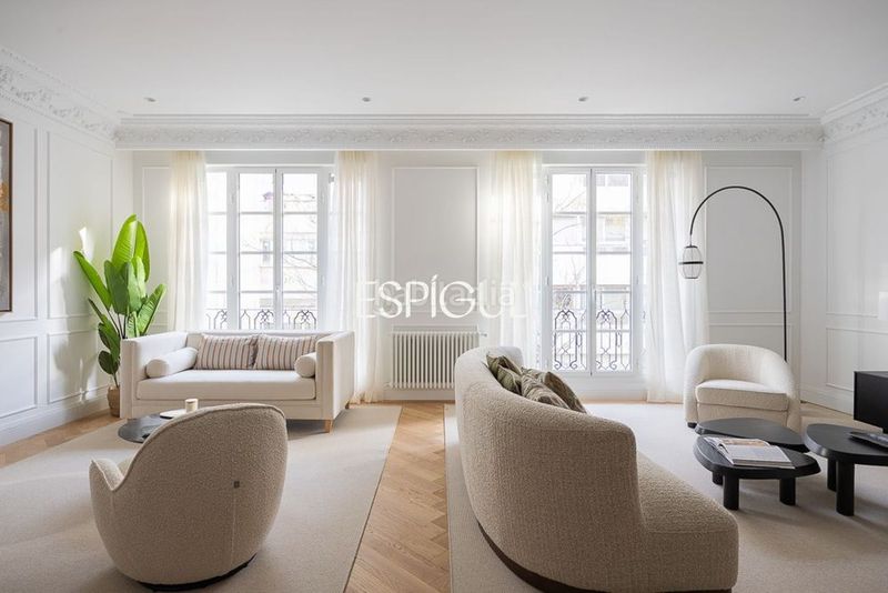 Foto f3b8b398-658c-4577-89c4-845739ece8a1. Pis amb calefacció a Castellana Madrid