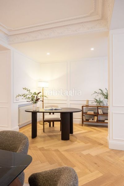 Foto f76ac25e-5109-4e00-b850-c4107cafc576. Pis amb calefacció a Castellana Madrid