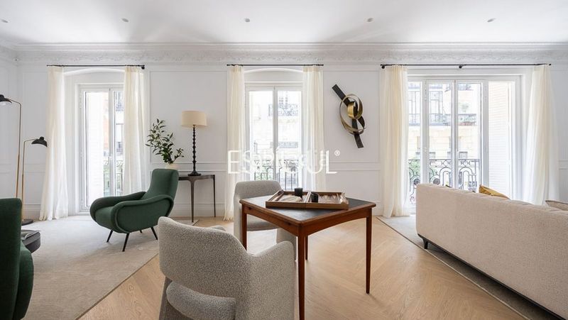 Foto 7db20ef6-46f0-49b8-83d3-adbee53e2c9e. Pis amb calefacció a Recoletos Madrid