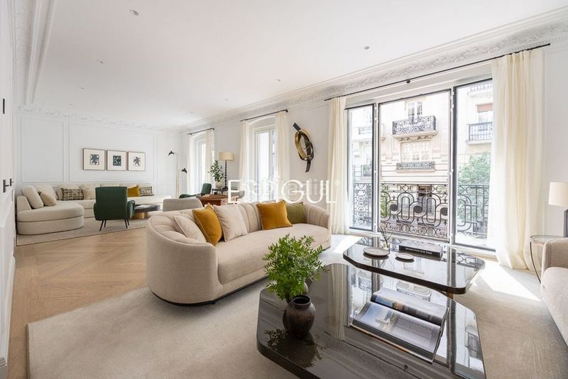 Foto a2eba235-d839-484a-9d32-61cfa155e591. Pis amb calefacció a Recoletos Madrid