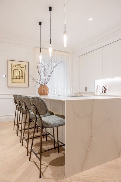 Foto eb4faa4c-0813-4d48-8977-b3e14a95e9fe. Pis amb calefacció a Recoletos Madrid