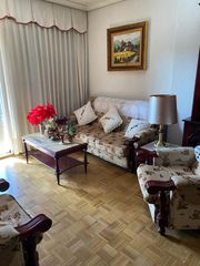 Pis a Norte-Universidad. Piso con terraza, ascensor y trastero en zona formidable de móst