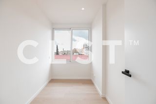 Miete Dachwohnung  Carrer de ballester. Ático reformado con gran terraza en sarrià - alquiler por empres