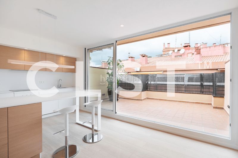 Foto c570ed1a-3653-47e0-8b33-4940404dc23f. Rent penthouse with heating in Putget - Farró Barcelona