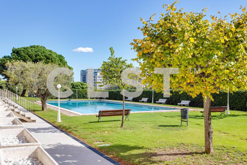 Foto db4ee826-4193-4be0-8048-b504b6823af4. Affitto appartamento con riscaldamento parcheggio piscina in Barcelona