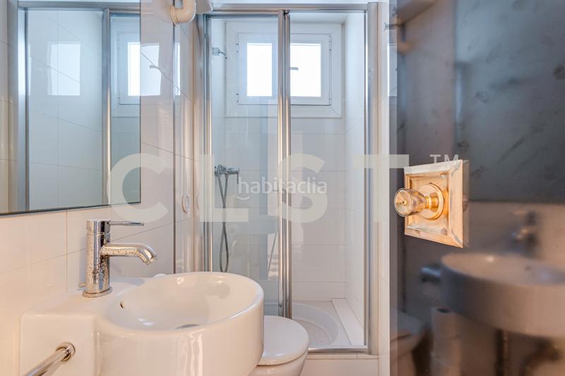 Foto f26ea7e9-02a6-4d1a-89a7-e69d8f9d2588. Affitto appartamento con riscaldamento parcheggio piscina in Barcelona