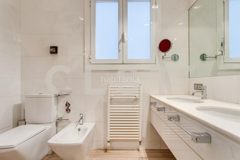 Foto 2998ee11-f943-40b9-bc6a-fe0ccdd75ceb. Rent flat with heating parking pool in Dreta de l´Eixample Barcelona