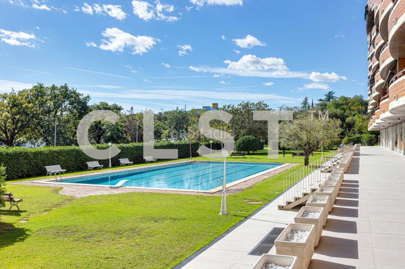 Foto 6948a7b9-27eb-4829-8fb4-f305f54fe0f8. Rent flat with heating parking pool in Dreta de l´Eixample Barcelona