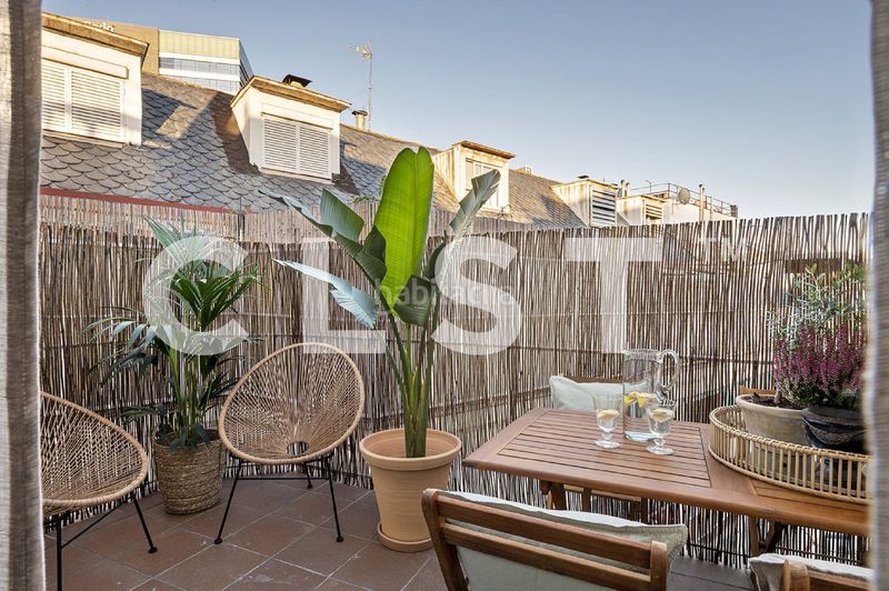 Foto 11b3c273-b0ac-4c62-a996-c55b485b7a3a. Rent penthouse with heating in L´Antiga Esquerra de l´Eixample Barcelona