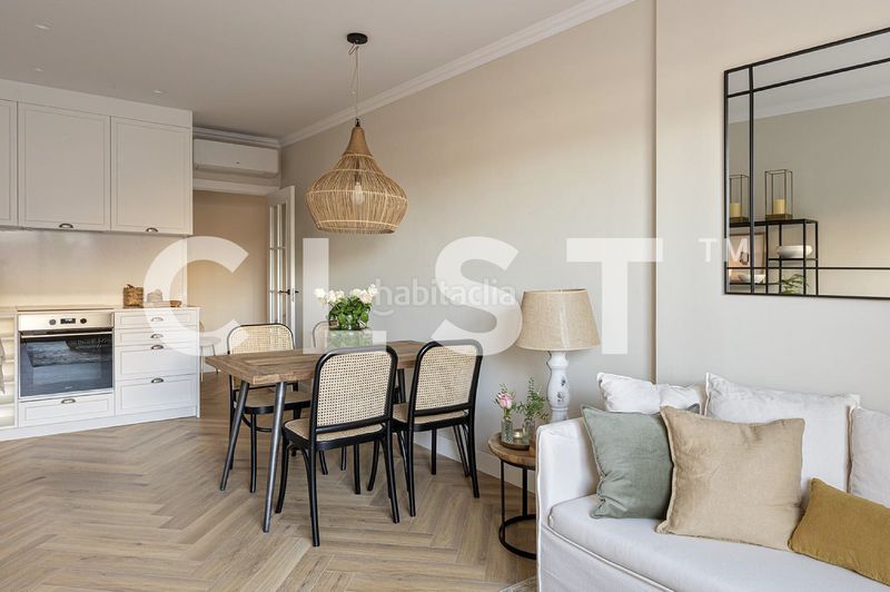 Foto 4918e5d1-f993-48e8-b350-a3c57f3f4b79. Rent penthouse with heating in L´Antiga Esquerra de l´Eixample Barcelona