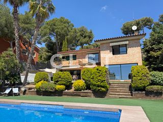 Lloguer Casa a Montmar. Casa reformada en la mejor zona de castelldefels