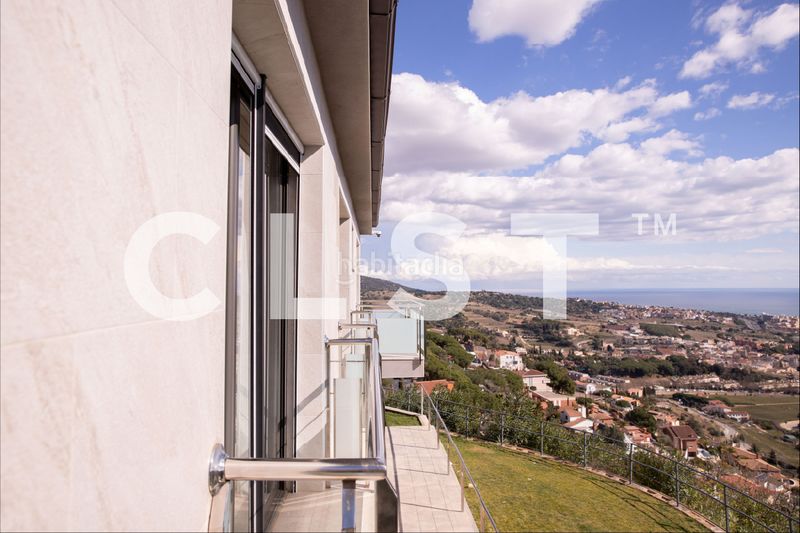 Foto ab6d4907-84e7-494a-a784-5e3d42bbec92. Lloguer casa amb xemeneia calefacció aparcament piscina a Alella