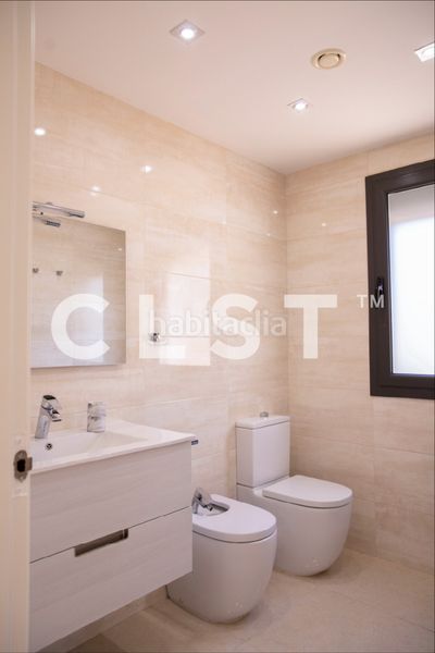 Foto b88ade35-6507-4da3-b257-0f4680964a5f. Lloguer casa amb xemeneia calefacció aparcament piscina a Alella
