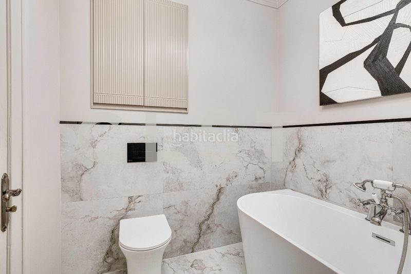 Foto 0fad65a7-c604-46e7-89c3-0f407d381dee. Apartament amb xemeneia calefacció a Dreta de l´Eixample Barcelona