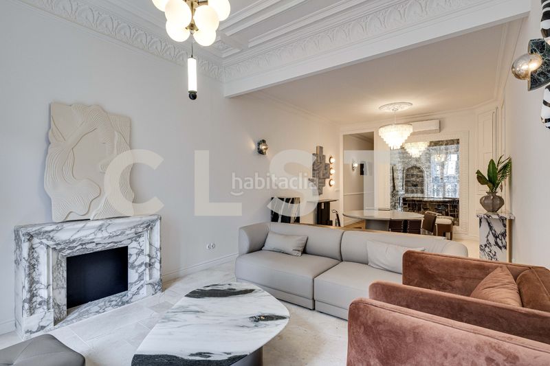 Foto 343e24cb-ac7e-47c8-80dd-879bffb8e7a5. Apartament amb xemeneia calefacció a Dreta de l´Eixample Barcelona