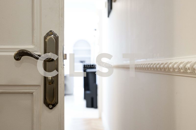 Foto 5ac55969-23f3-4a2d-87c9-92f55344c404. Apartament amb xemeneia calefacció a Dreta de l´Eixample Barcelona