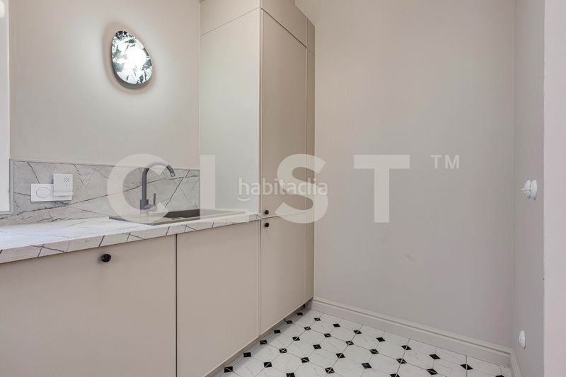 Foto 66a73c7f-6670-4610-9970-81696fd58d16. Apartament amb xemeneia calefacció a Dreta de l´Eixample Barcelona