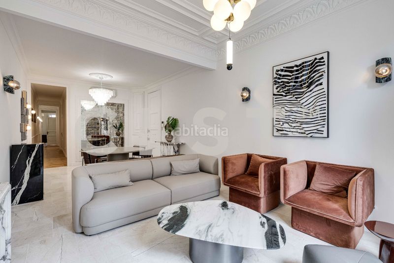 Foto c49b2030-feff-4321-9df2-4bd9b0fa331d. Apartament amb xemeneia calefacció a Dreta de l´Eixample Barcelona