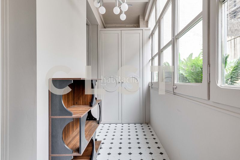 Foto d64b591b-82c3-453f-875d-4823fde53b77. Apartament amb xemeneia calefacció a Dreta de l´Eixample Barcelona