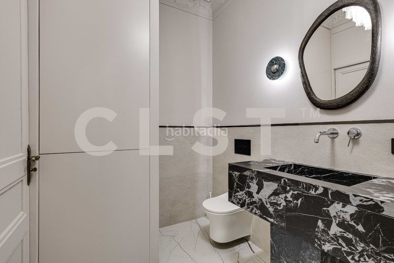 Foto f30269ae-b694-4db5-8922-d20ff4f937f5. Apartament amb xemeneia calefacció a Dreta de l´Eixample Barcelona