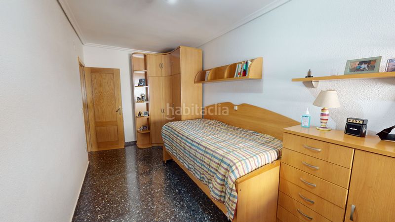Foto ac7e33c1-7e3c-4e38-9606-a4abe8d7752e. Pis amb xemeneia calefacció a San Pablo Albacete