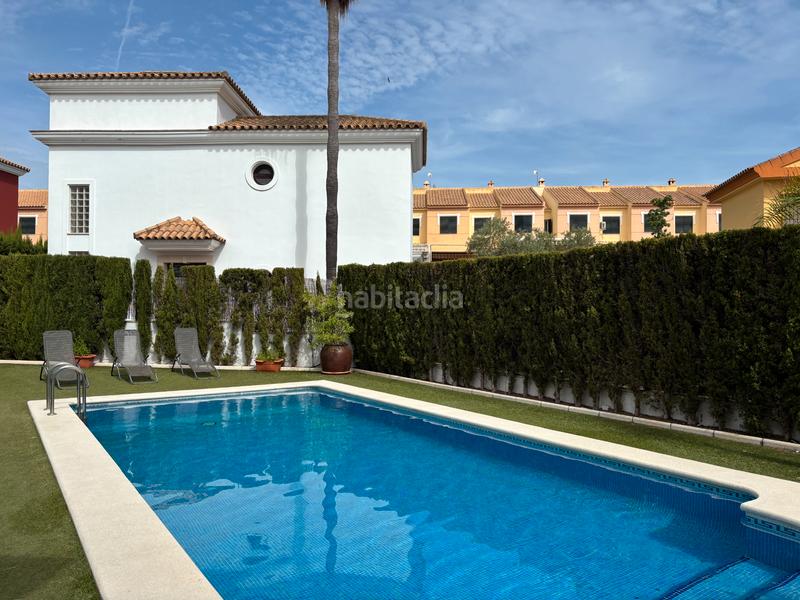 Foto 9e67d5e0-3bfa-468e-b1f3-0261a8a2e6eb. Xalet amb calefacció aparcament piscina a Islantilla golf Islantilla