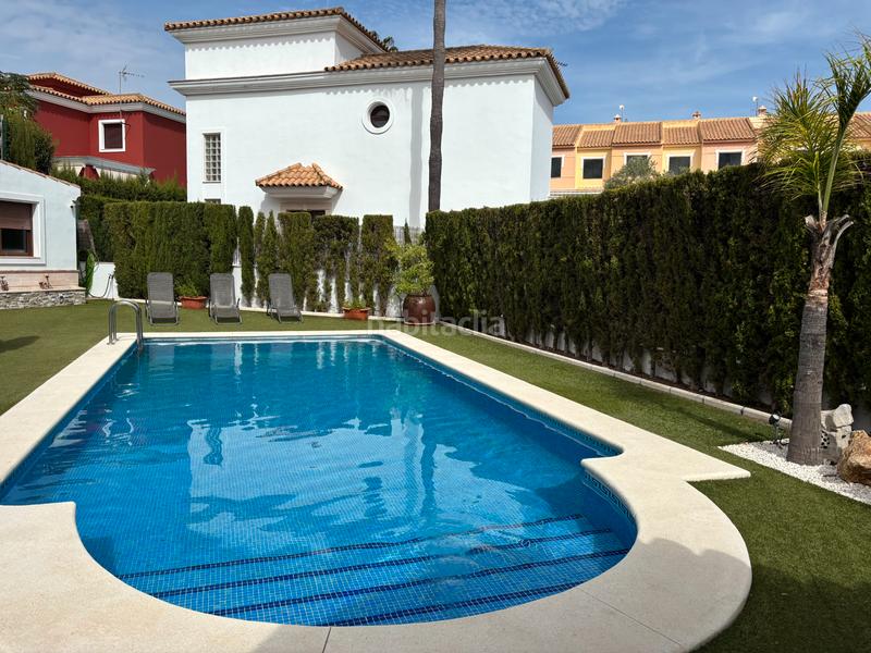 Foto a7c38ba5-a508-4ff7-b618-85c275968075. Xalet amb calefacció aparcament piscina a Islantilla golf Islantilla